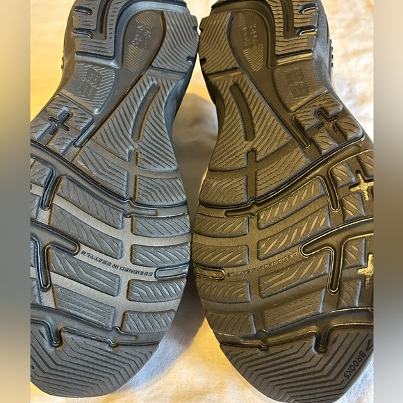 Men’s Brooks Adrenaline GTS Black running shoes Brand New SZ 14 main image 6